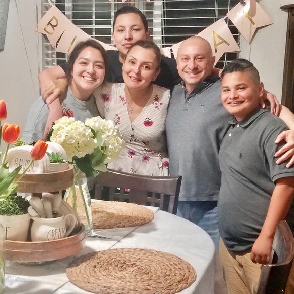 Meet your Posher, Gladys - Picture 3 of 7